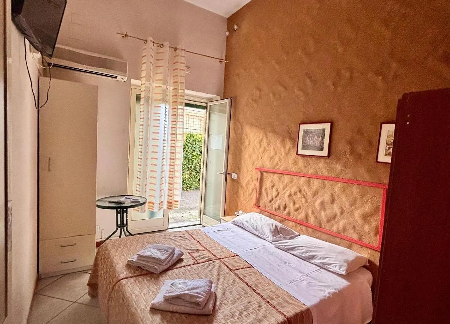 Room In Bb - Bb Sciddicu Rooms, Lg Santa Tecla Gasthuis